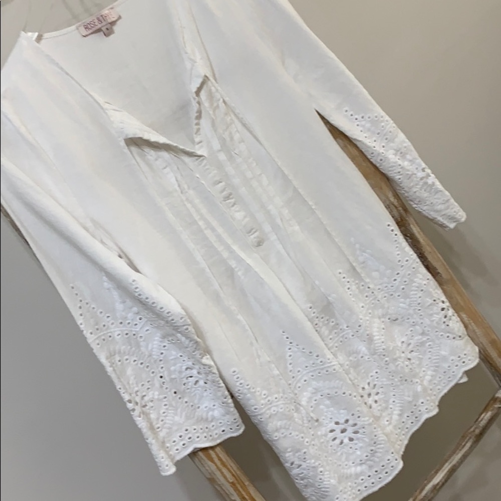 ROSE & THYME | S | cute eyelet scalloped hem tunic
